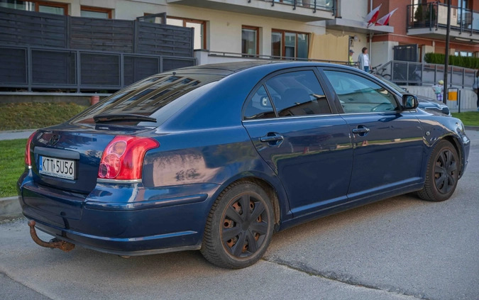 Toyota Avensis cena 9000 przebieg: 250000, rok produkcji 2003 z Chocianów małe 137